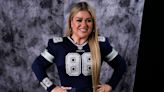 Kelly Clarkson Pays Tribute to Dallas Cowboys in Striking Football-Themed Gown at NFL Honors