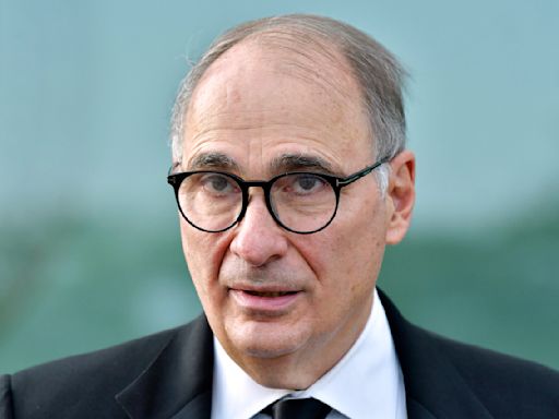 ‘A Telling And Unusual Pairing’: Axelrod Marvels At Both AOC And Manchin Praising Walz As Harris’s Running Mate