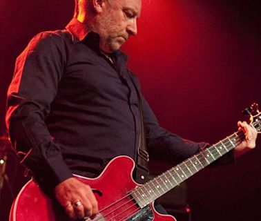 Peter Hook toca o melhor de Joy Division e New Order em SP