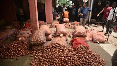 Sharp rise in onion, potato, tomato prices