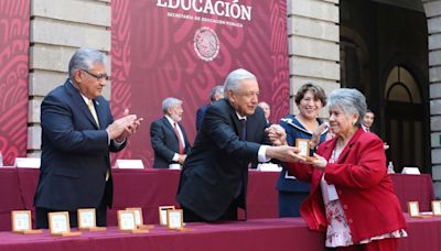 Poco a poco, así han aumentado los salarios de los maestros con AMLO hasta llegar al 10%