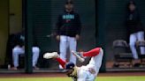 McGuire's safety squeeze with bases loaded lifts Red Sox over Diamondbacks 2-1
