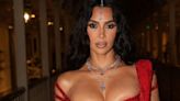 Kim Kardashian se veste como princesa Jasmine em casamento extravagante