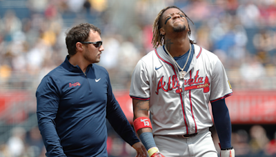 Braves' Ronald Acuña Jr. leaves game vs. Pirates with left knee soreness after leg appears to buckle