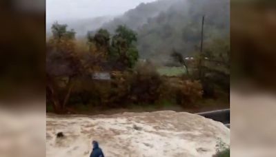 Registran abundante bajada de agua de las quebradas producto de las lluvias en el norte - La Tercera