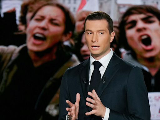 French PM in final appeal to stop far-right victory