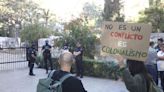 Estudiantes de la Acampada por Palestina se encierran en la facultad de Filosofía de la UV