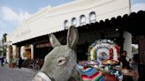 Tradicional burrito de la Placita Olvera está en riesgo de ser desalojado - La Opinión