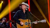 Country music icon opens up about health battles, retirement tour