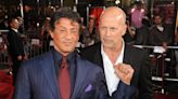 Sylvester Stallone dice que Bruce Willis "está pasando por momentos muy, muy difíciles"