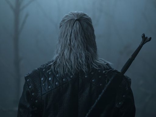 'The Witcher' gave a first look at Liam Hemsworth's Geralt and people have thoughts