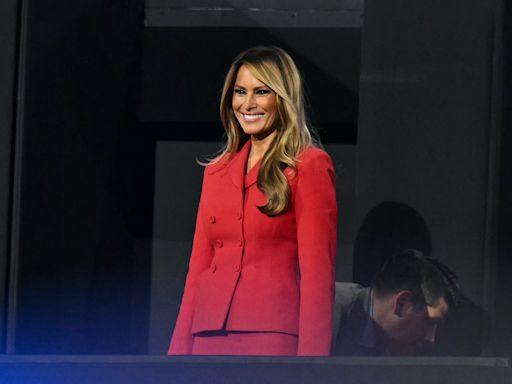 Melania Trump issues new "warning" about FBI