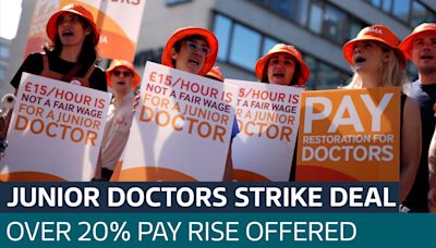 Junior doctors offered 22 per cent pay rise to end strikes - Latest From ITV News