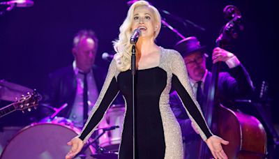 Kellie Pickler Performs Live for First Time Since Husband's Death