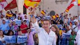 Unas elecciones con acento gallego en España: la región de emigrantes que también es cuna de líderes políticos