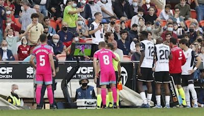 Un árbitro de pésimo recuerdo valencianista para el Valencia CF-Alavés