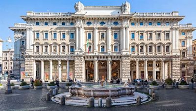 La Galleria Alberto Sordi di Roma riparte con lo store Uniqlo: «Dialogo con realtà locali»