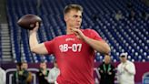 Broncos first-round QB Bo Nix signs rookie contract