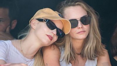 Anya Taylor-Joy y Cara Delevingne, dos buenas amigas con mucho estilo en el Festival de Glastonbury