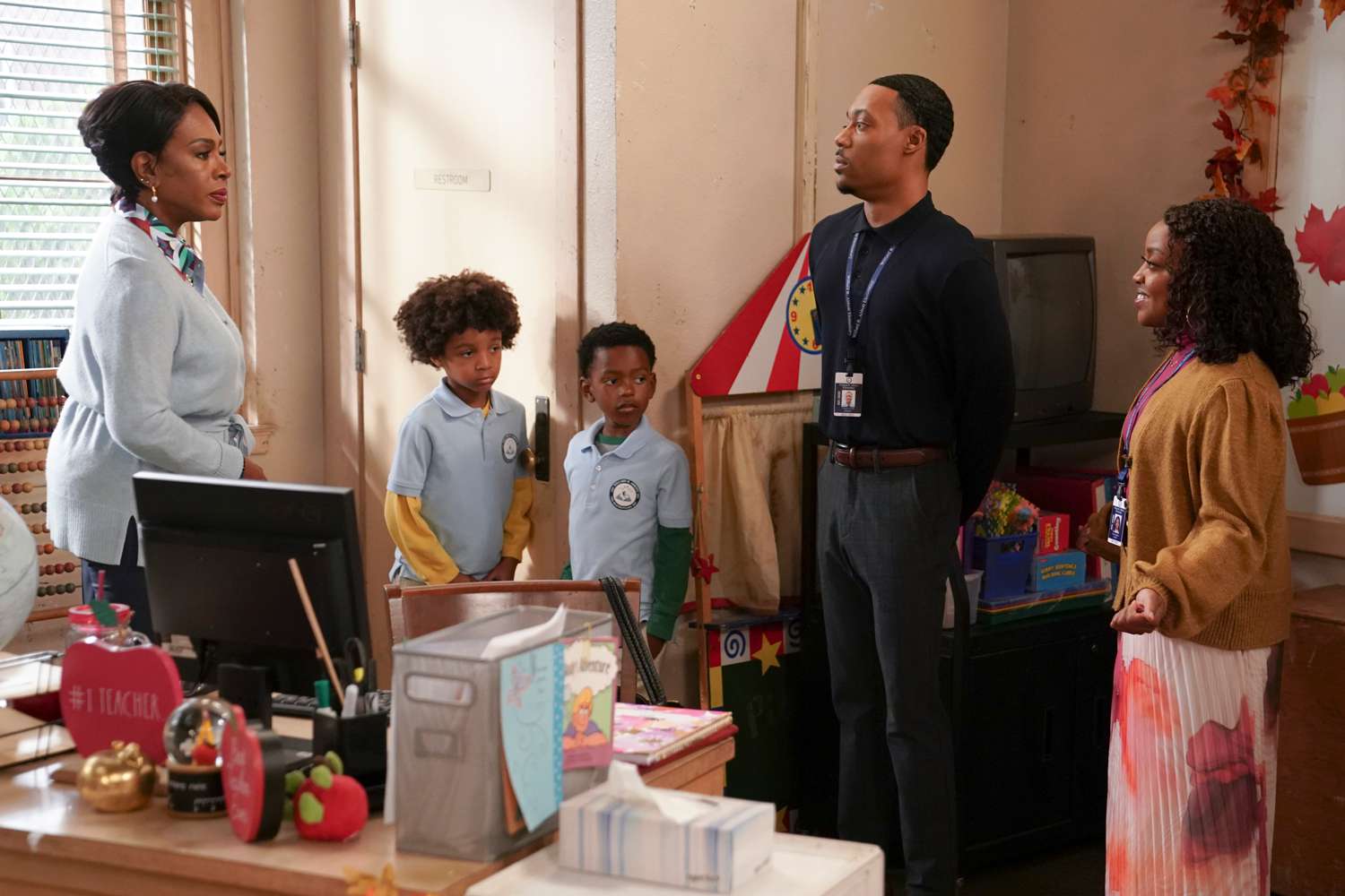 “Abbott Elementary”'s Sheryl Lee Ralph Couldn't Watch Janine and Gregory's Kiss: 'Like a Mother Looking' (Exclusive)