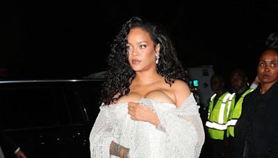 Fashion Week de New York : Rihanna en robe transparente au défilé Alaïa