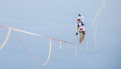 Slackliner makes it across 3.6km Messina Strait - but misses out on the world record by 80m