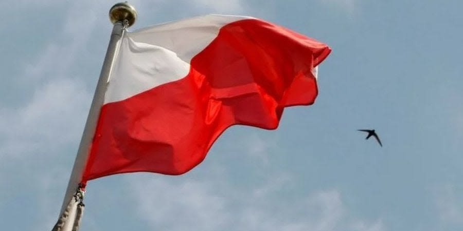 Poland ‘considers’ shooting down Russian missiles over Ukraine