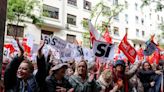 "Presidente, quédate" gritaban en masiva movilización en Madrid para apoyar a Pedro Sánchez