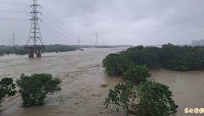 彰化雨勢不大 大肚溪卻出現滾滾洪流