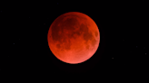 See the moon turn blood red in this stunning lunar eclipse video