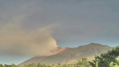 曾9年15度爆發…菲律賓中部活火山恐再噴發 數百居民緊急撤離