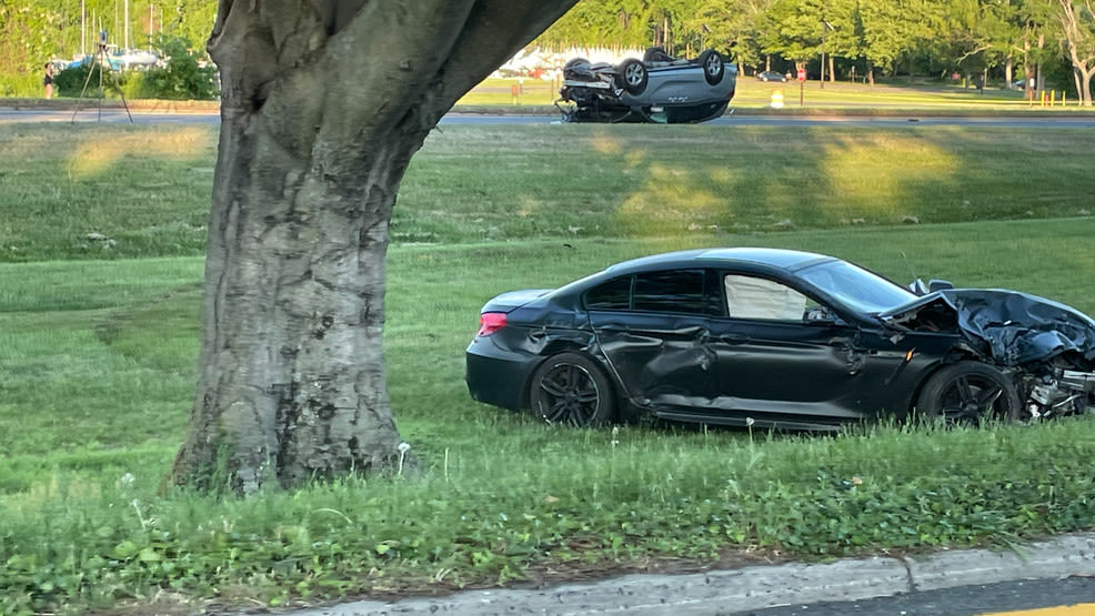 George Washington Parkway reopened after 2 injured in crash