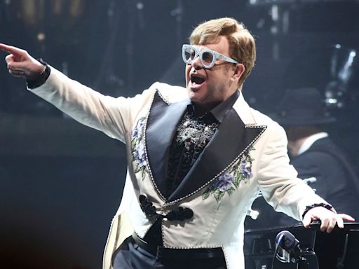 Los hijos de Elton John están preocupados por la salud del músico