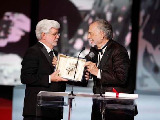 George Lucas recibe la Palma de Oro de Honor de Cannes a manos de su amigo Coppola
