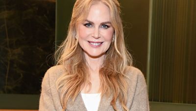 Olvida los vaqueros, la falda de Nicole Kidman es perfecta para combinar con todo