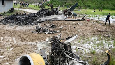 尼泊爾一客機起飛時墜毀 至少18人死亡 | 飛機 | 大紀元