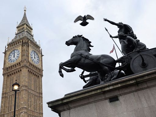 Teams drafted in to fix Big Ben clock after it stops working