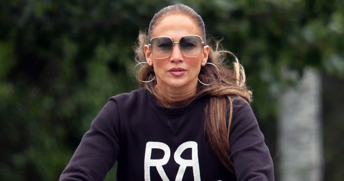 Jennifer Lopez Wears Ben Affleck Engagement Ring and Wedding Band During Bike Ride in the Hamptons