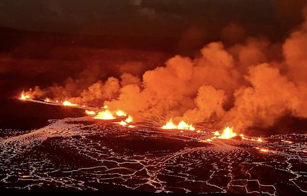 Hawaii volcano update: Alert level raised as magma crumples surface