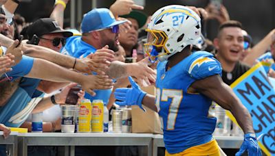 Los Angeles Chargers at Carolina Panthers: Predictions, picks and odds for NFL Week 2 game