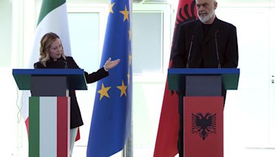 Meloni visita Albania reforzando la colaboración sobre inmigración en el Mediterráneo