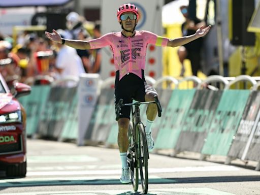 Tour de France: l'échappée belle pour Carapaz, Vingegaard chancèle