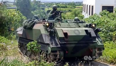 台東志航基地裝甲車操演 軍方：例行移防訓練