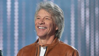 Jon Bon Jovi praised for talking woman off bridge