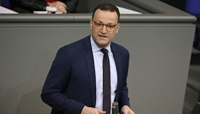 Spahn rechtfertigt Corona-Maskenbeschaffung - Kritik von Grünen