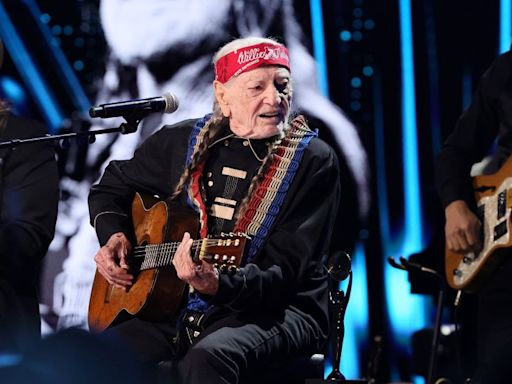 Willie Nelson cancels recent performances due to illness