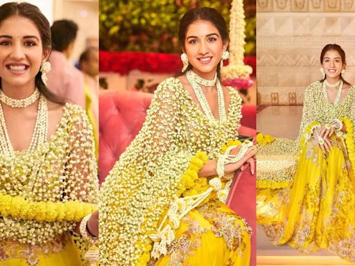 Rhea Kapoor calls Radhika Merchant ‘luminous’ as her Haldi look with real flower dupatta leaves fashionistas in awe - See photos | - Times of India