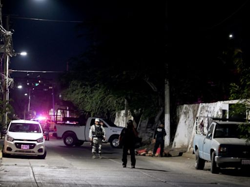 10 bodies found in Mexico's Acapulco, some in street