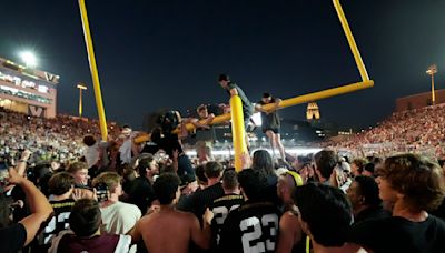 Vanderbilt fans tear down goal posts after Alabama upset, social media follows trek to Nashville