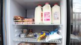 How long will food in my refrigerator and freezer last during a power outage?